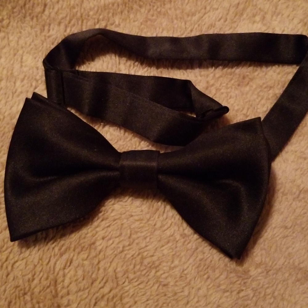 Bow tie